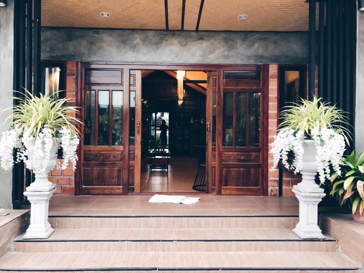 Khum Lanna Boutique Hotel Sisaket Exterior foto